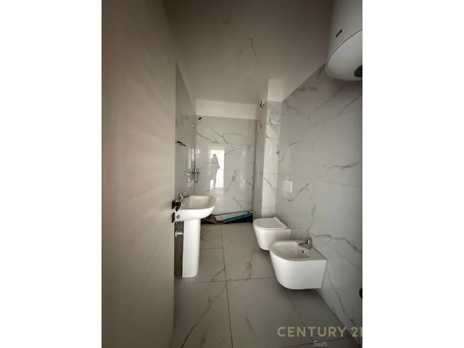 Tirane, shitet apartament 1+1 Kati 4, 62 m² 88.000 € (Albulena Residence)