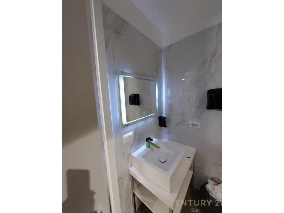 Tirane, jepet me qera ambjent biznesi Kati 1, 360 m² 6.600 € (rruga e kosovareve)