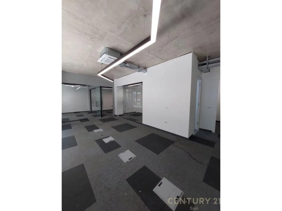 Tirane, jepet me qera ambjent biznesi Kati 1, 360 m² 6.600 € (rruga e kosovareve)