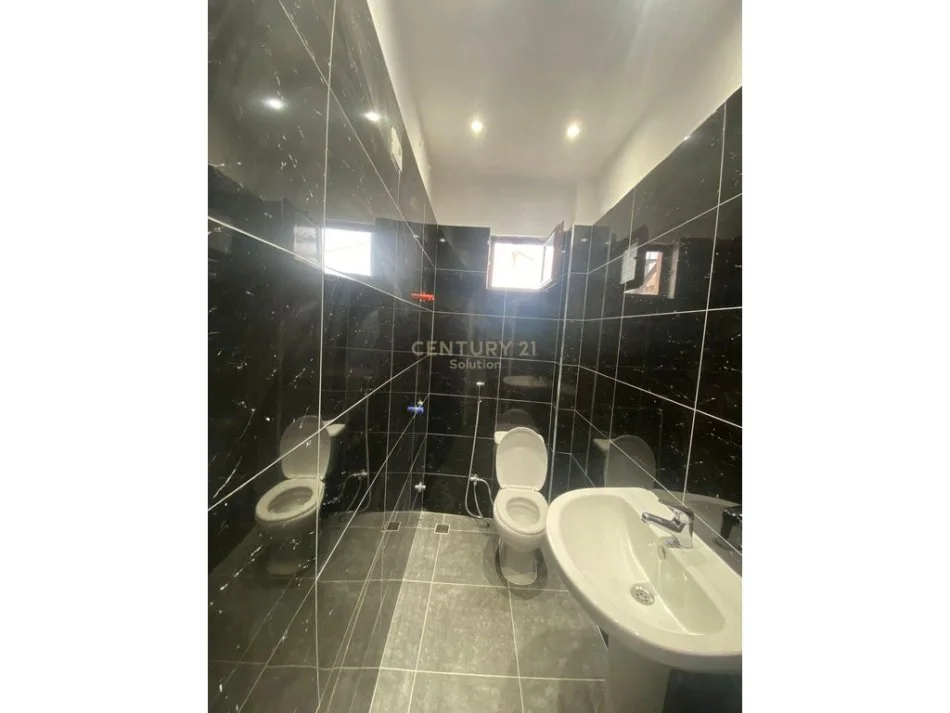 Tirane, shitet apartament 2+1+Ballkon Kati 0, 83 m² 155.000 € (21 dhjetori)