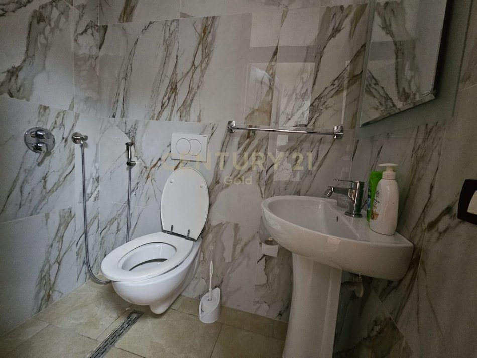 Durres, shitet apartament 3+1+Ballkon , 140 m² 