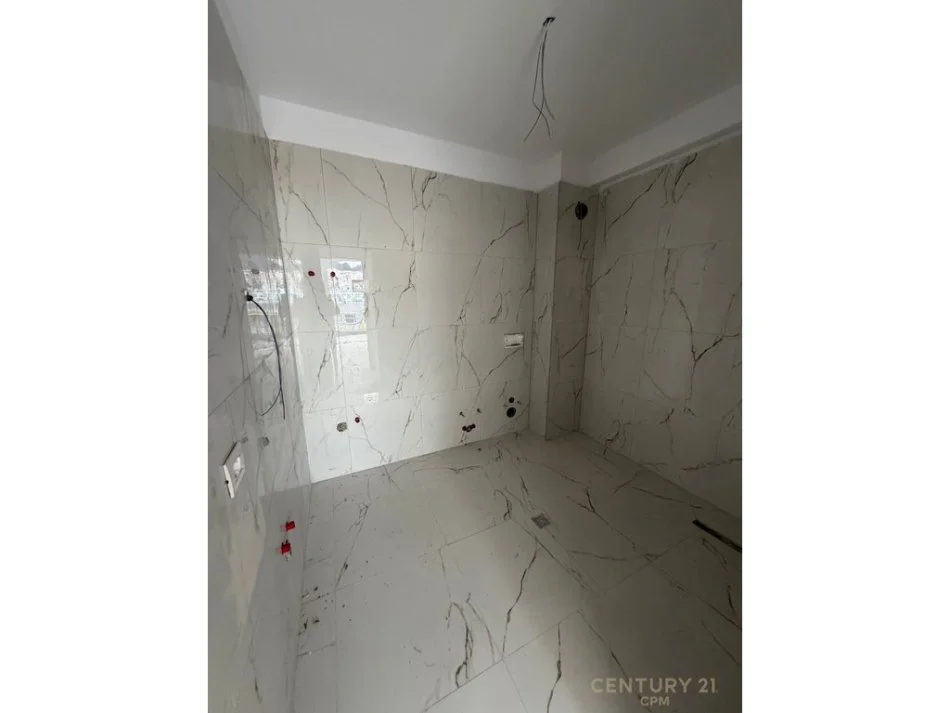 Tirane, shitet apartament 1+1 Kati 5, 69 m² 105.000 € 