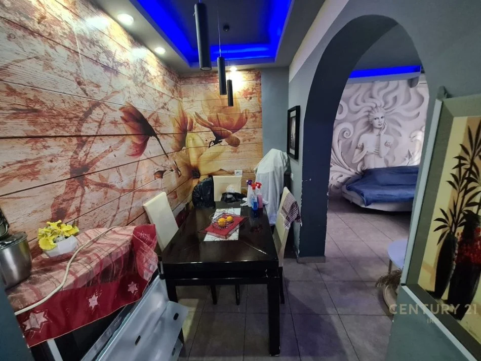 Tirane, shitet apartament 2+1+Ballkon Kati 5, 76 m² 159.000 € (rruga e kavajes)