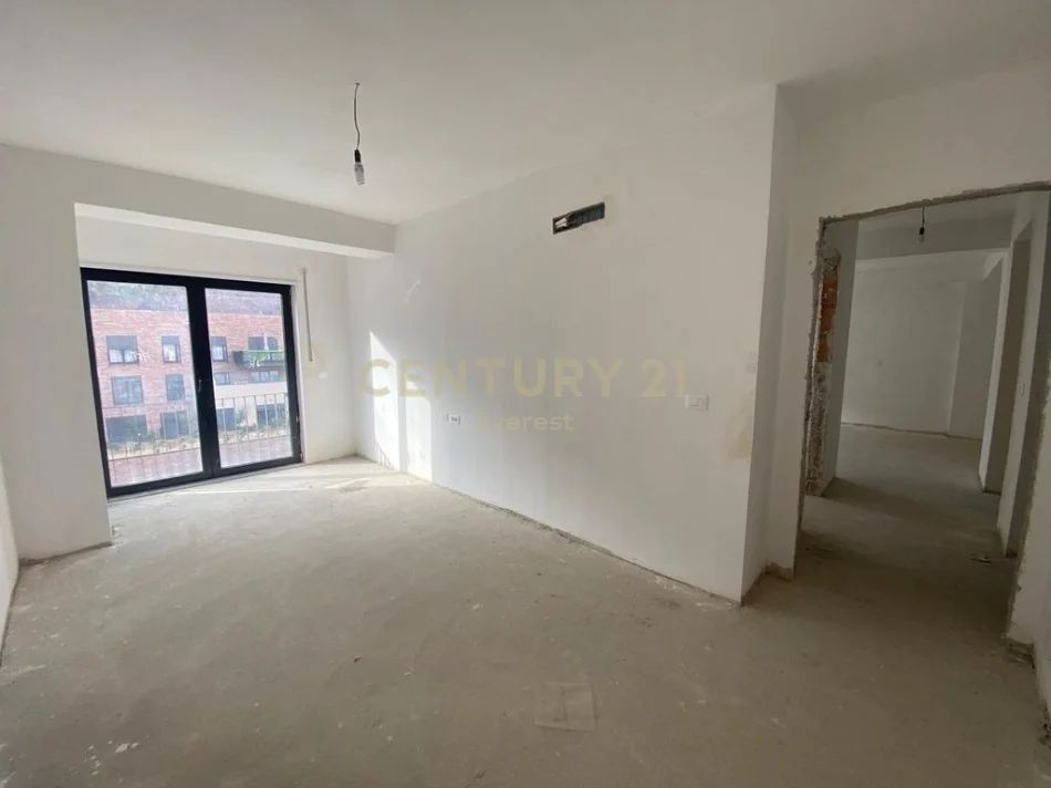 Tirane, shitet apartament Kati 2, 260.000 € 