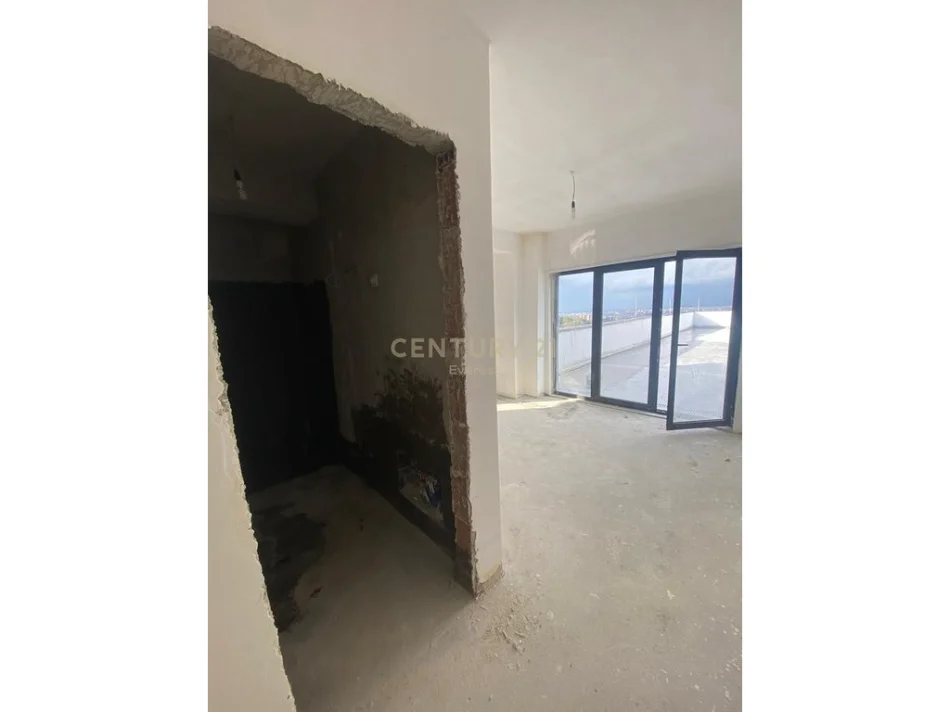 Tirane, shitet apartament Kati 2, 260.000 € 