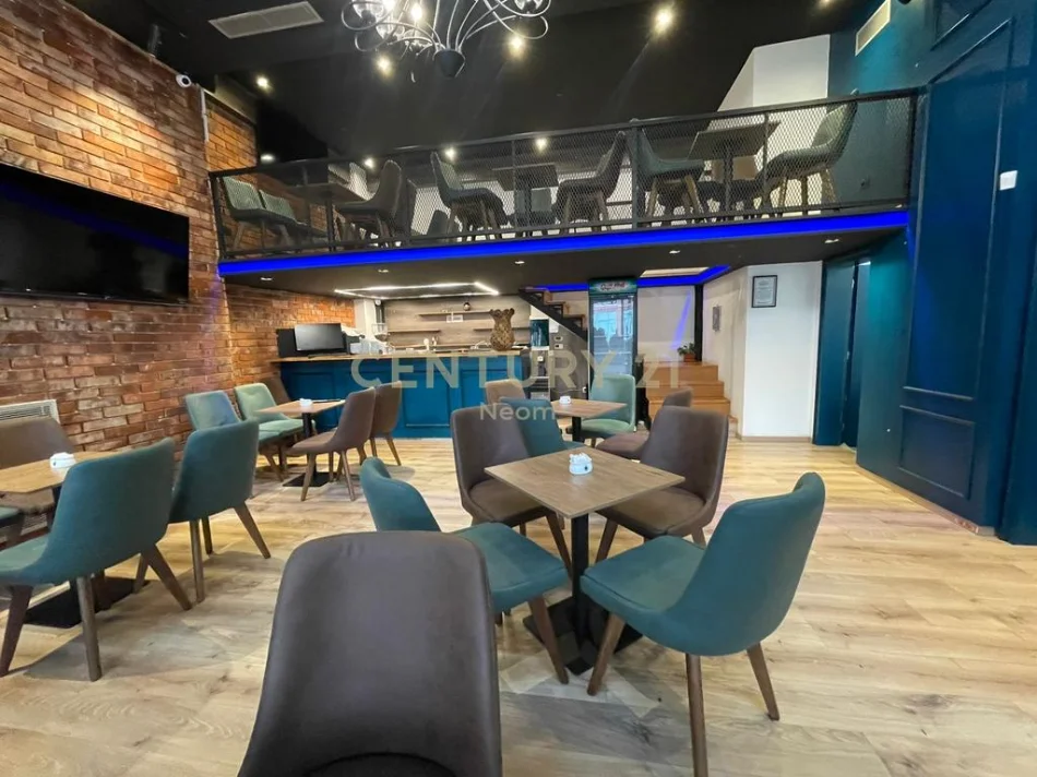 Tirane, shitet bar-kafe Kati 0, 52 m² 155.000 € (Xhamllik)