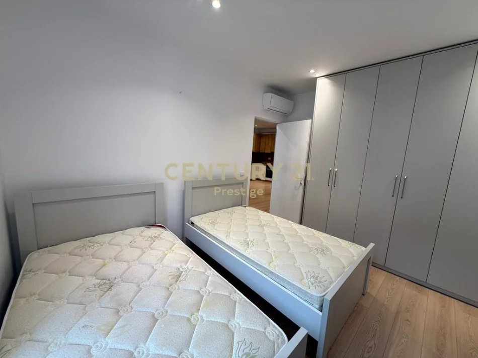 Tirane, shitet apartament 2+1+Ballkon Kati 3, 125 m² 250.000 € (liqeni i thate)