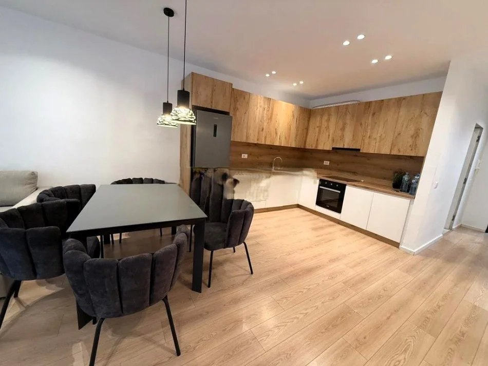 Tirane, shitet apartament 2+1 Kati 3, 125 m² 250.000 € (LIQENI I THATE)