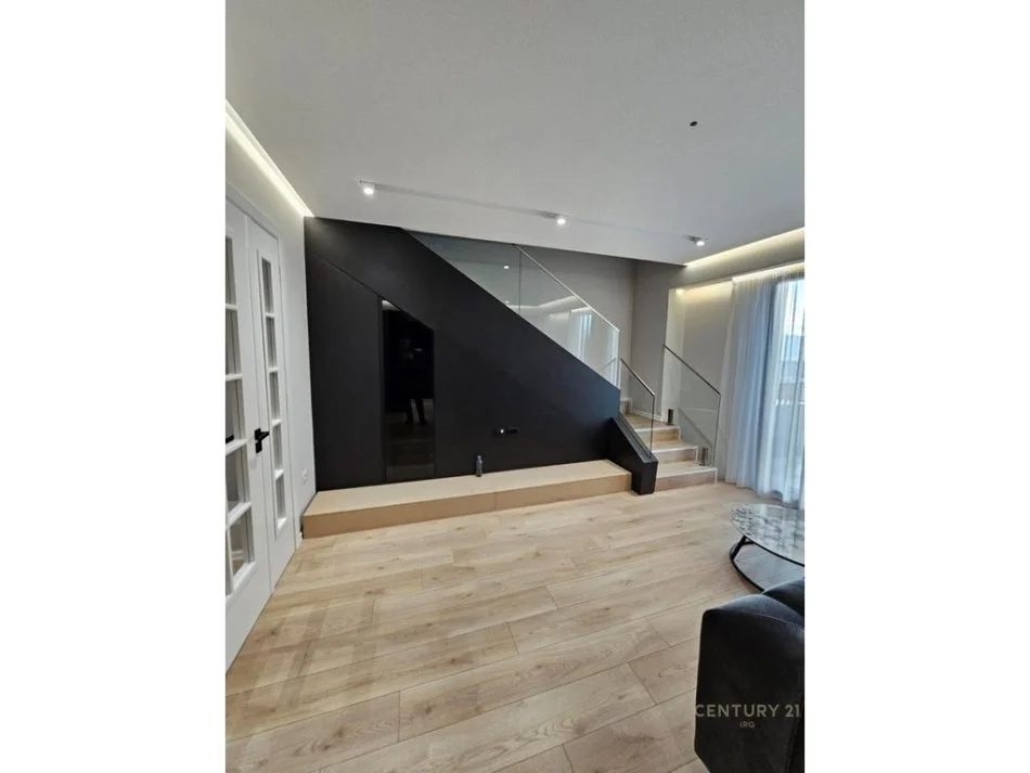Tirane, shitet apartament duplex 2+1+Aneks+Ballkon Kati 12, 182 m²