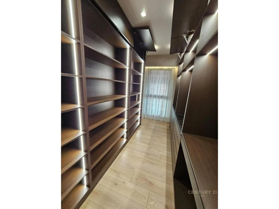 Tirane, shitet apartament duplex 2+1+Aneks+Ballkon Kati 12, 182 m²