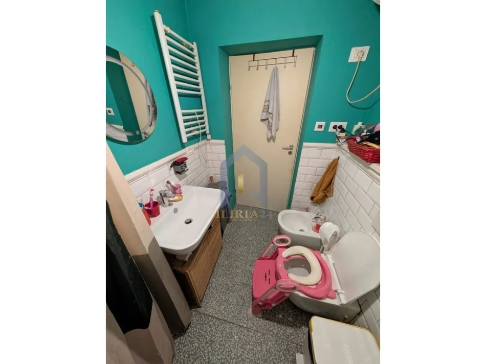 Tirane, shitet apartament 2+1+Ballkon Kati 3, 75 m² 165.000 € (Apartament 2+1 per shitje tek "Ish Parku")