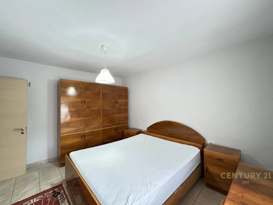 Tirane, jepet me qera apartament 1+1+Ballkon Kati 4, 50 m² 550 € (shkolla e baletit)