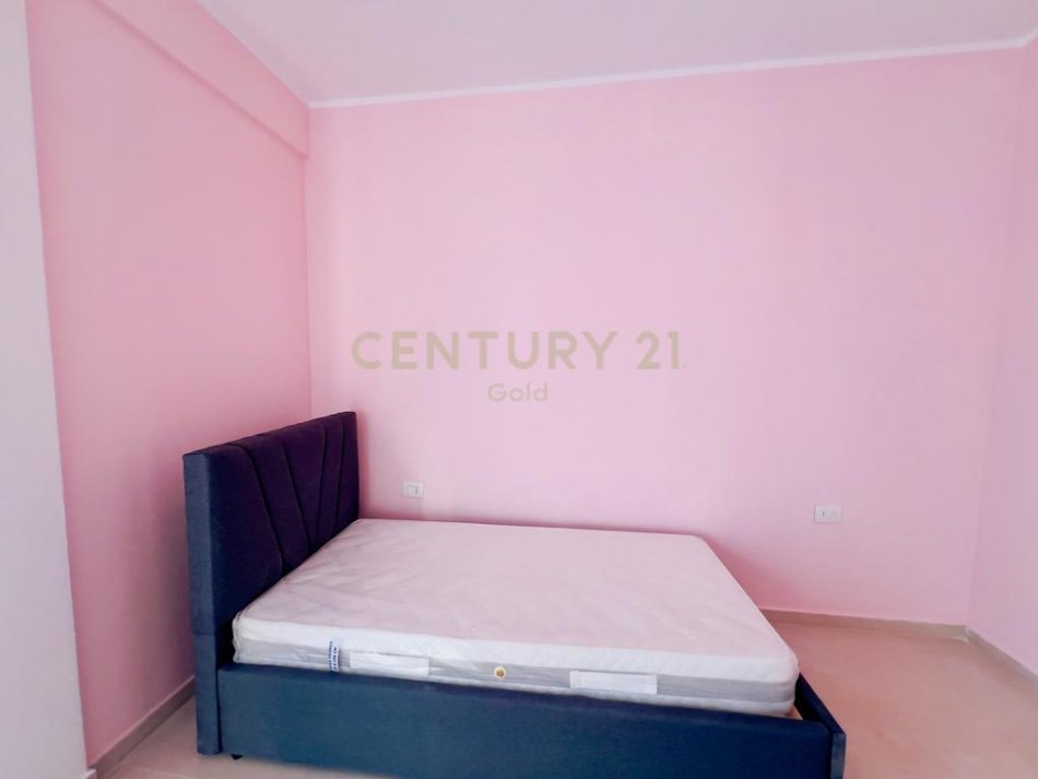 Tirane, jepet me qera apartament 2+1 Kati 2, 115 m² 750 € (farmacia10)