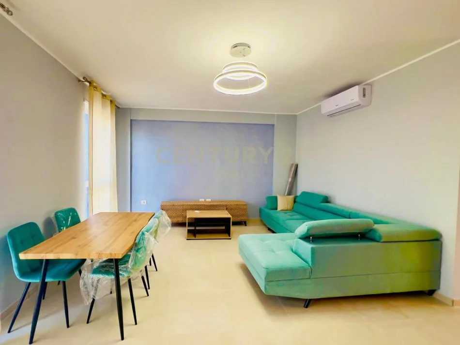 Tirane, jepet me qera apartament 2+1 Kati 2, 115 m² 750 € (farmacia10)