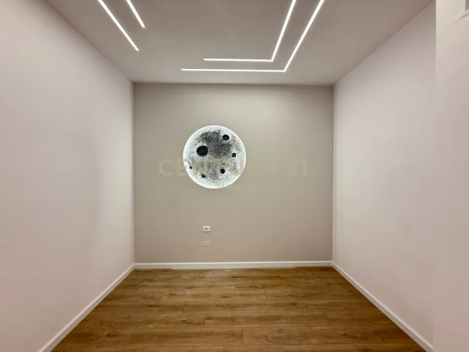 Tirane, shitet apartament 2+1 Kati 2, 76 m² 125.000 € (Astir)