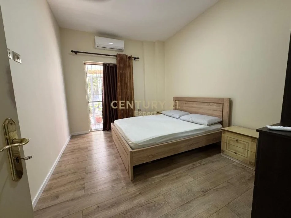 Tirane, jepet me qera apartament 2+1 Kati 1, 85 m² 600 € 