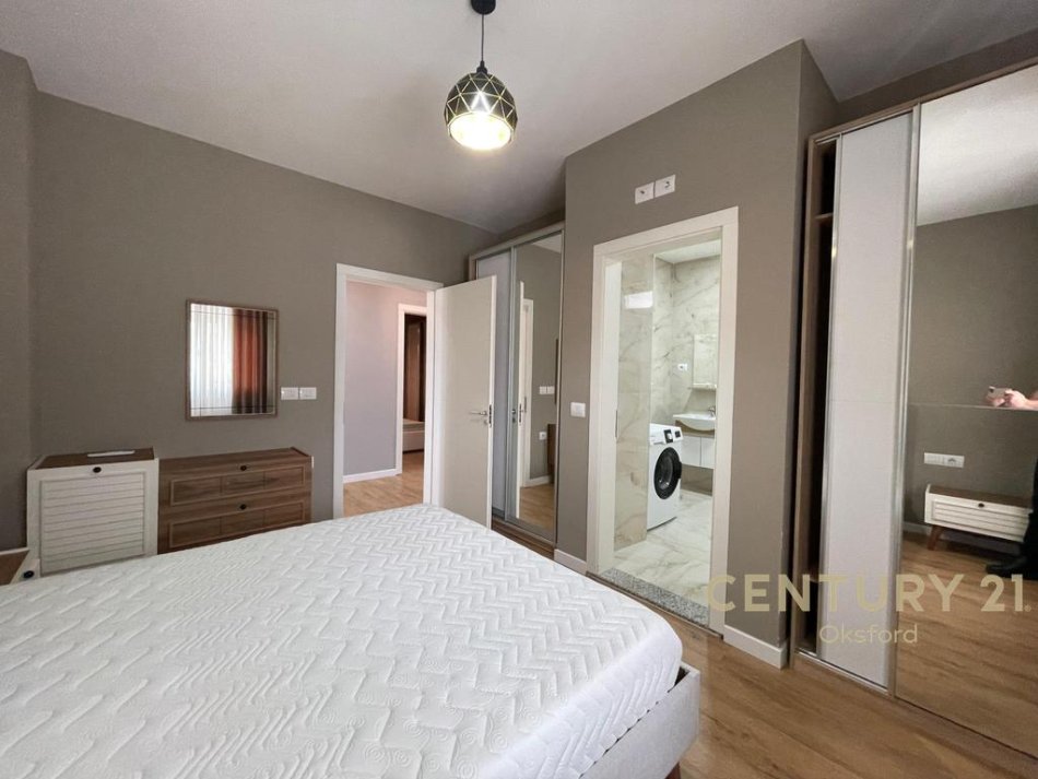 Tirane, jepet me qera apartament 2+1 Kati 3, 123 m² 800 € 