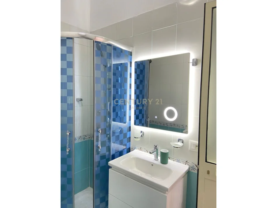 Durres, shitet apartament 1+1 Kati 4, 78.000 € (Plazh,Durres)