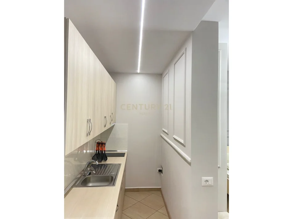 Durres, shitet apartament 1+1 Kati 4, 78.000 € (Plazh,Durres)