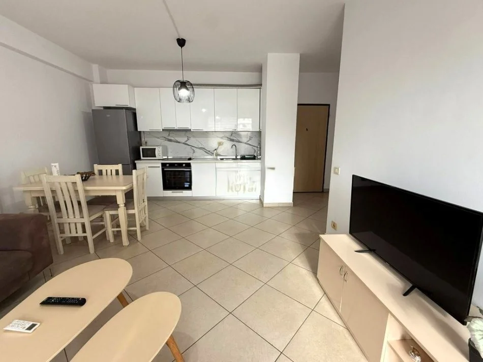 Tirane, jepet me qera apartament 2+1 Kati 1, 86 m² 550 € (PERBALLE DELIJORGJIT)
