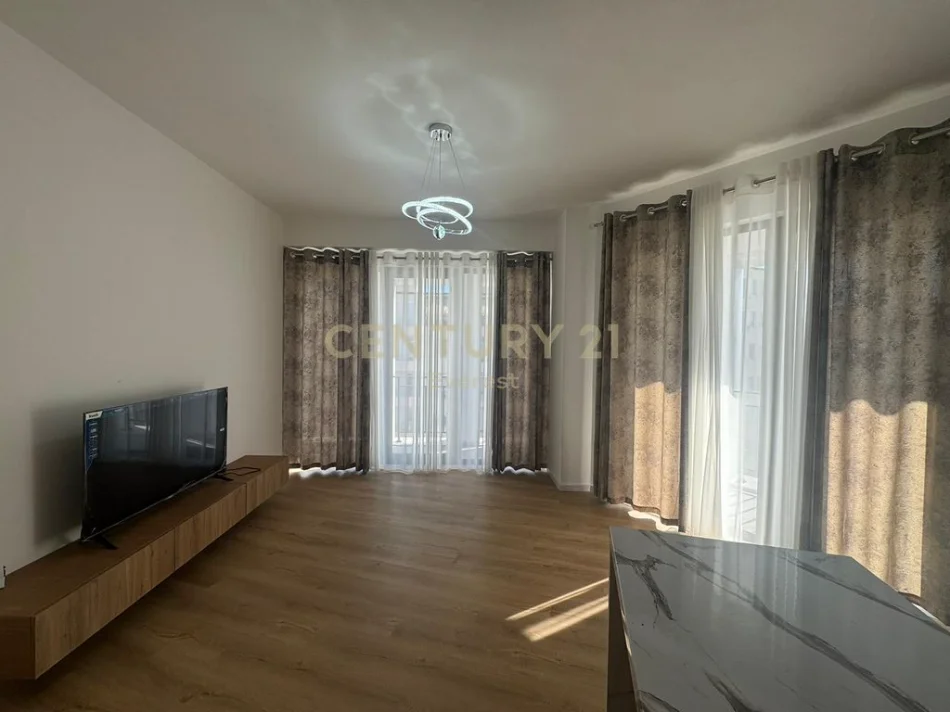 Shqiperi, jepet me qera apartament 2+1+Ballkon Kati 7, 100 m² 550 € (Astir)