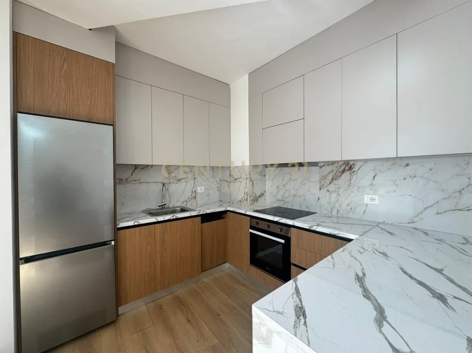 Shqiperi, jepet me qera apartament 2+1+Ballkon Kati 7, 100 m² 550 € (Astir)