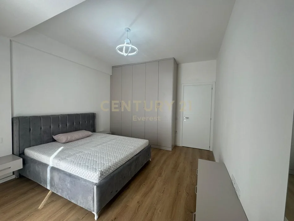 Shqiperi, jepet me qera apartament 2+1+Ballkon Kati 7, 100 m² 550 € (Astir)
