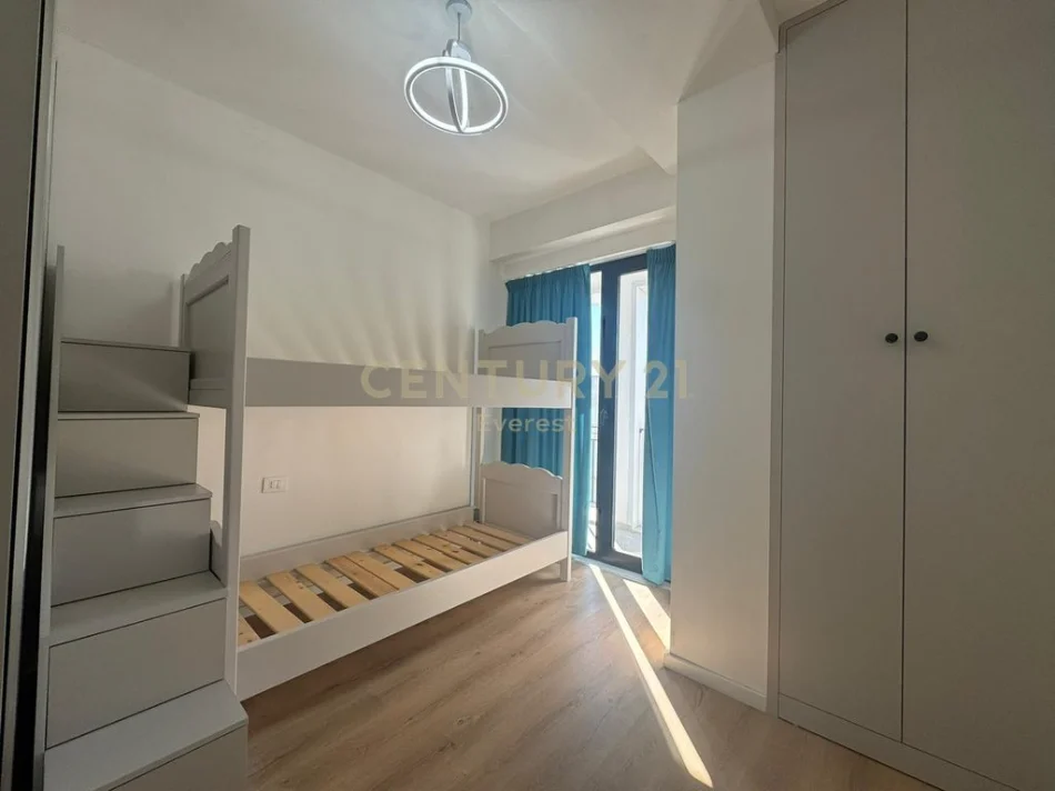 Shqiperi, jepet me qera apartament 2+1+Ballkon Kati 7, 100 m² 550 € (Astir)