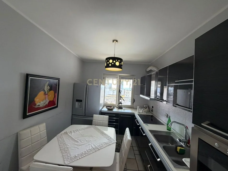 Durres, shitet apartament 2+1 Kati 6, 140 m² (Bashkia,Durres)