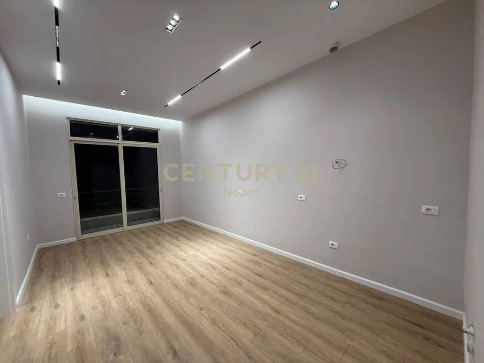 Tirane, shitet apartament 2+1 Kati 2, 76 m² 125.000 € (Astir)