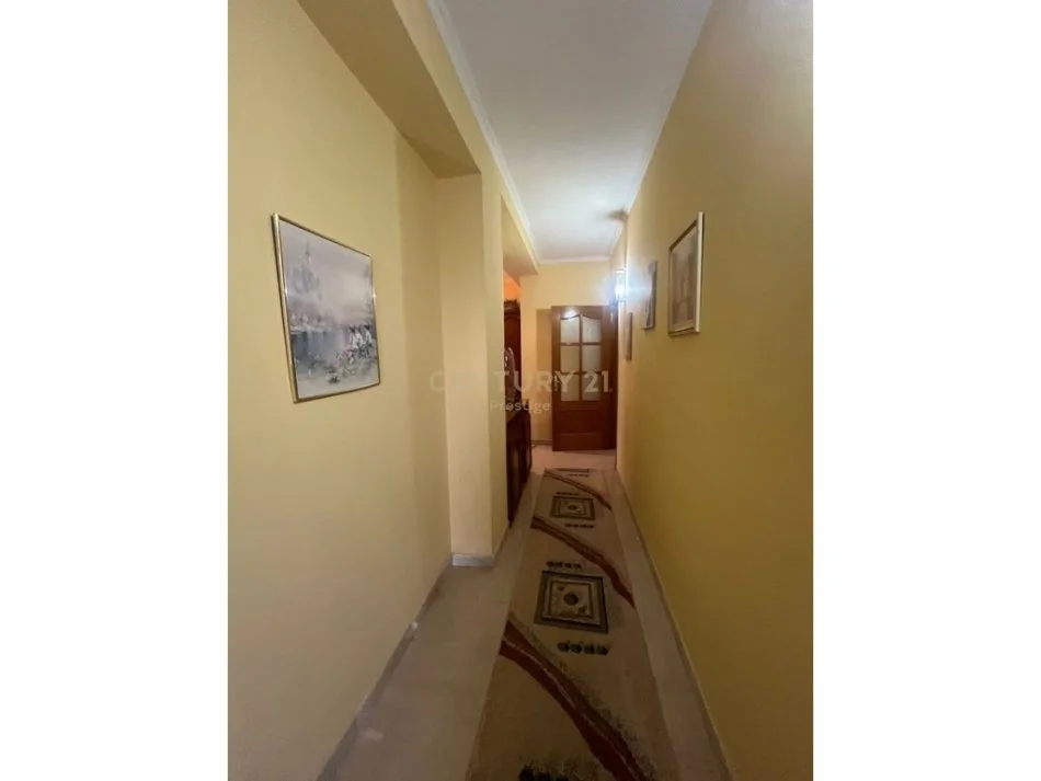 Tirane, shitet apartament 3+1 Kati 7, 125 m² 380.000 € (Ambasada Amerikane)