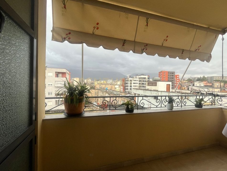 Tirane, shitet apartament 3+1 Kati 7, 125 m² 380.000 € (Ambasada Amerikane)