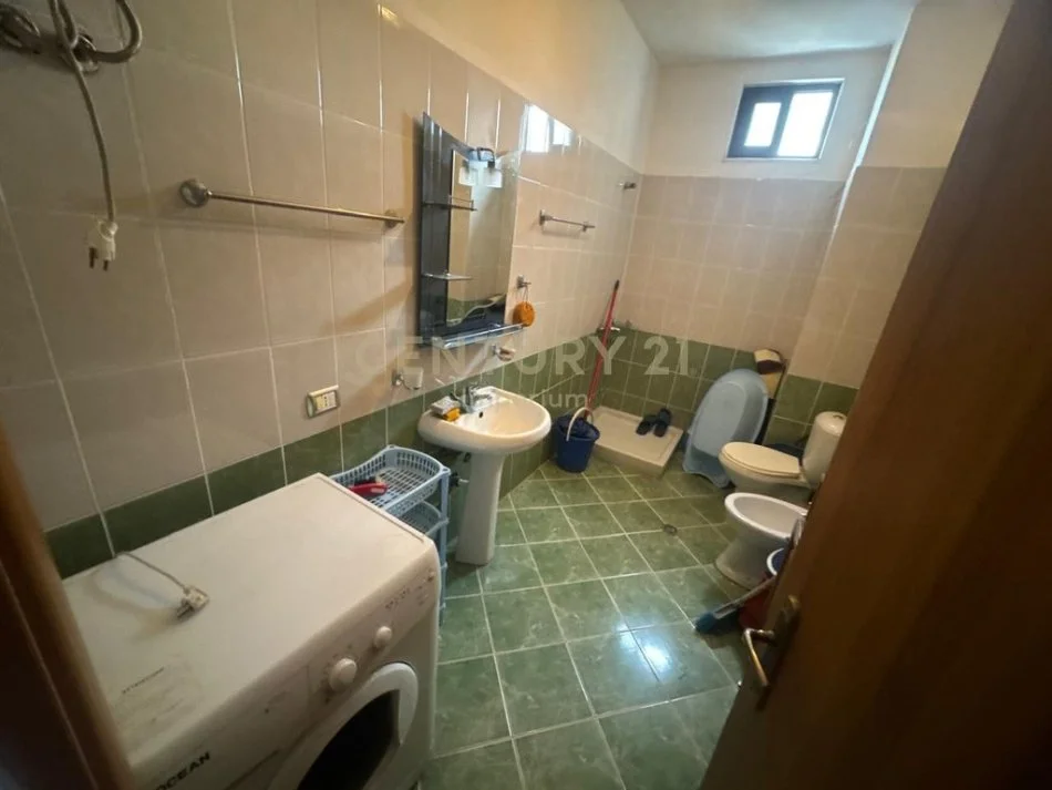 Tirane, jepet me qera apartament 1+1+Ballkon Kati 6, 76 m² 350 € (Yzberisht nela6)