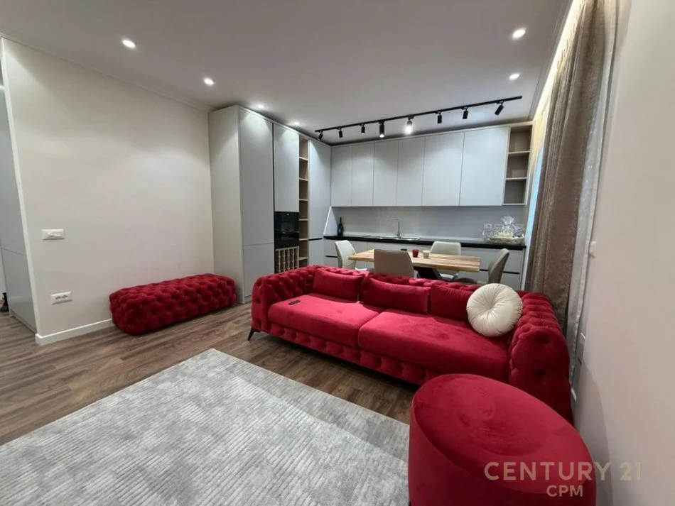 Tirane, jepet me qera apartament 1+1+Ballkon Kati 7, 70 m² 1.000 € (Pazari i ri)