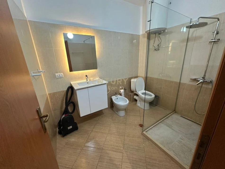 Durres, shitet apartament 1+1 Kati 9, 70 m² 105.000 € (Qender te durresit)