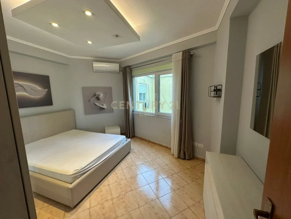 Durres, shitet apartament 1+1 Kati 9, 70 m² 105.000 € (Qender te durresit)