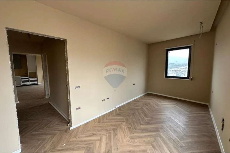 Tirane, shitet 2+1 , 120 m² 295.000 € (Liqeni i Thate)