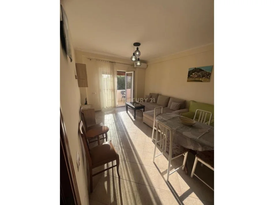 Durres, jepet me qera apartament 2+1 Kati 4, 100 m² 550 € (Plazh)