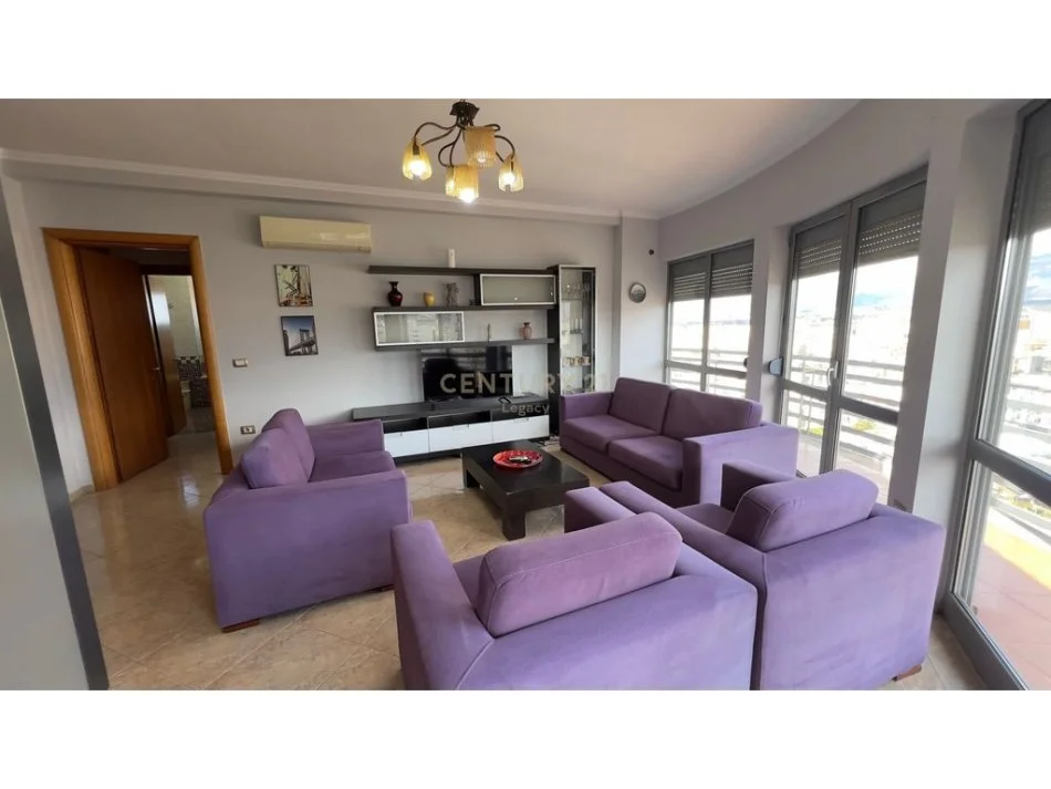 Tirane, jepet me qera apartament 2+1+Ballkon Kati 10, 111 m² 850 € (Zogu i zi)