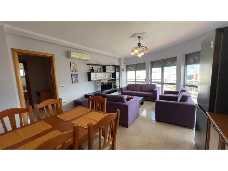 Tirane, jepet me qera apartament 2+1+Ballkon Kati 10, 111 m² 850 € (Zogu i zi)