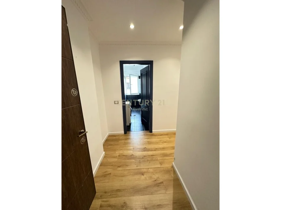 Tirane, shitet apartament 2+1 Kati 2, 89 m² 190.000 € (Materniteti i Ri, Brryli)