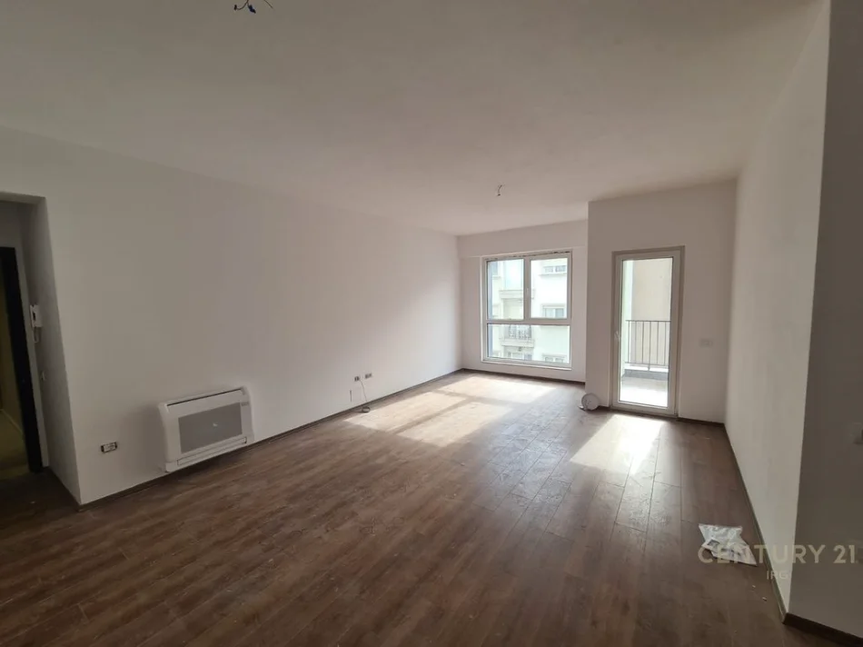 Tirane, jepet me qera apartament 1+1 Kati 4, 72 m² 500 € (21 DHJETORI)