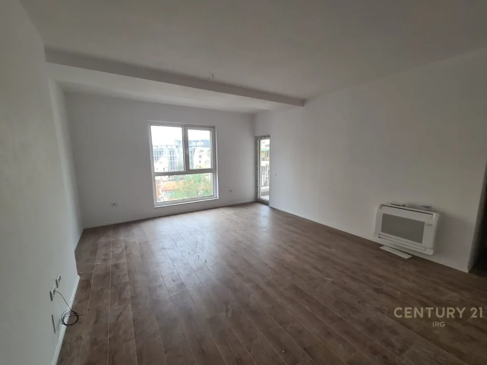 Tirane, jepet me qera apartament 1+1 Kati 4, 72 m² 500 € (21 DHJETORI)