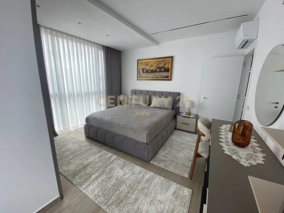 Tirane, jepet me qera apartament 2+1+Ballkon Kati 7, 105 m² 1.500 € (mine peza)