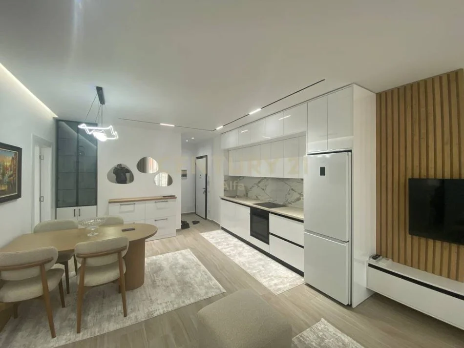 Tirane, jepet me qera apartament 2+1+Ballkon Kati 7, 105 m² 1.500 € (mine peza)