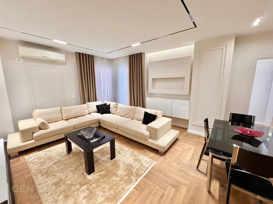 Tirane, jepet me qera apartament 2+1+Aneks+Ballkon Kati 5, 106 m² 1.000 € (Pazari i Ri Tirane)