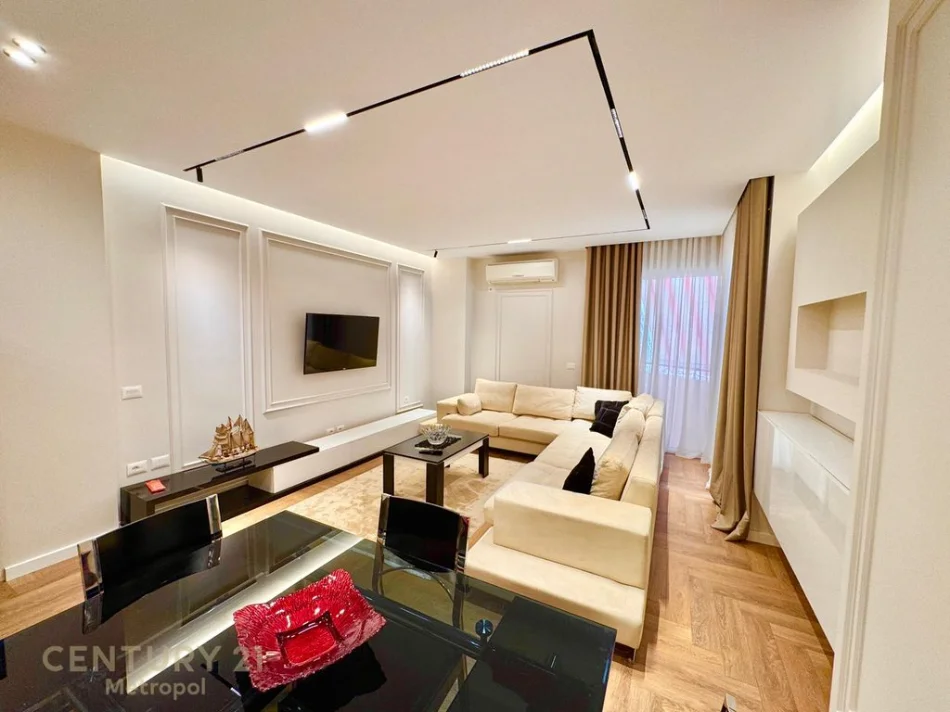 Tirane, jepet me qera apartament 2+1+Aneks+Ballkon Kati 5, 106 m² 1.000 € (Pazari i Ri Tirane)
