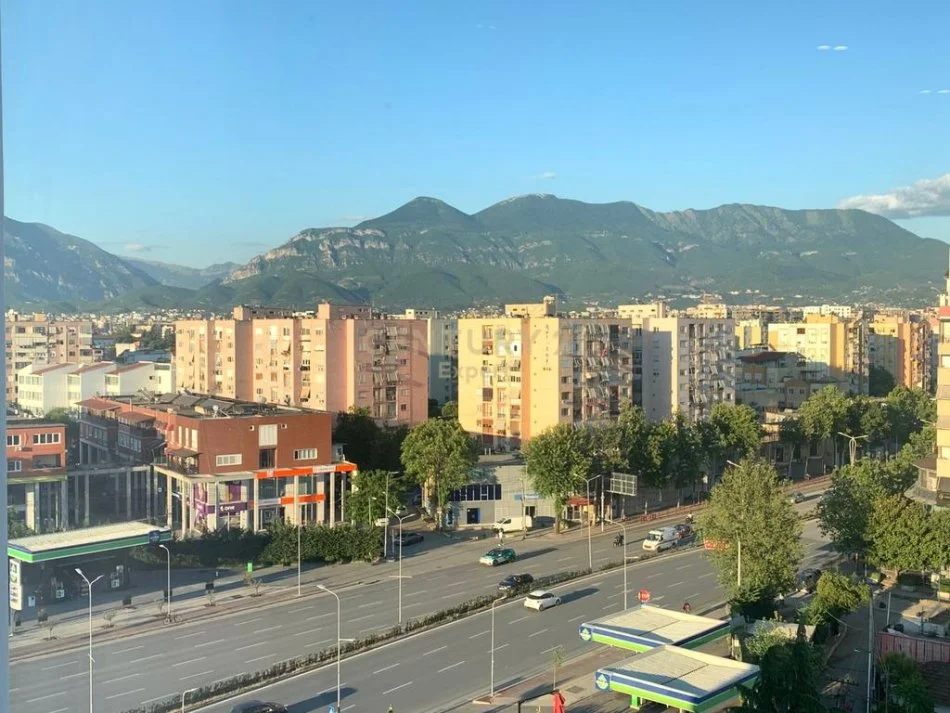 Tirane, jepet me qera apartament 2+1+Ballkon Kati 7, 1.000 € (laprake dritan hoxha)