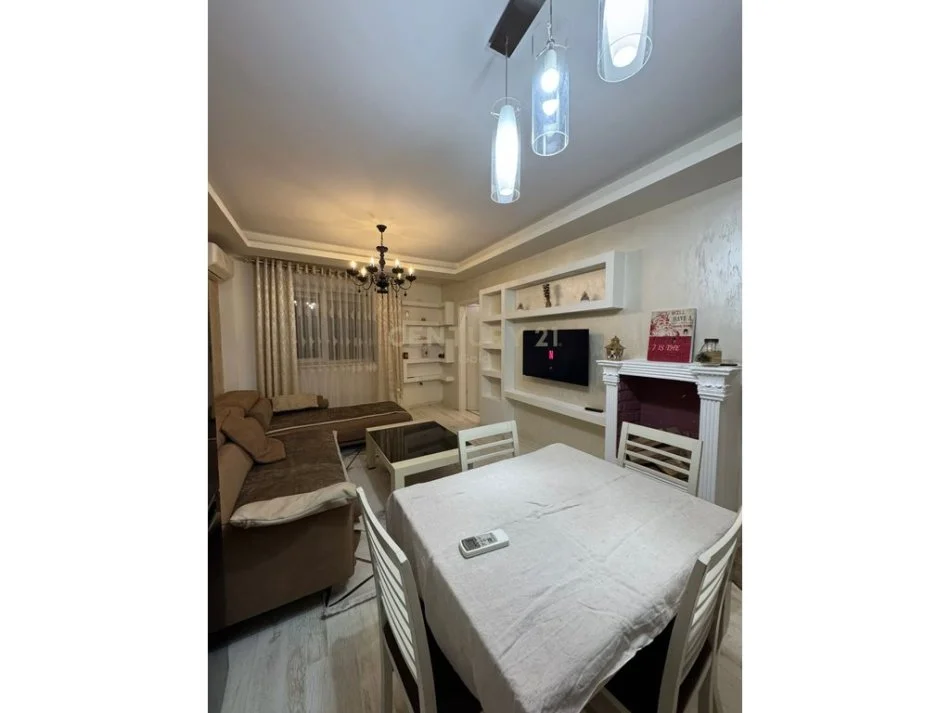 Tirane, jepet me qera apartament 2+1+Ballkon Kati 6, 72 m² 650 € (kompleksi magnet)