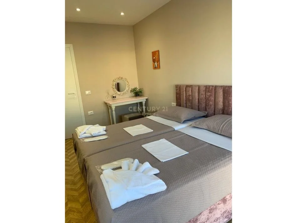 Tirane, jepet me qera apartament 2+1+Ballkon Kati 7, 1.000 € (laprake dritan hoxha)